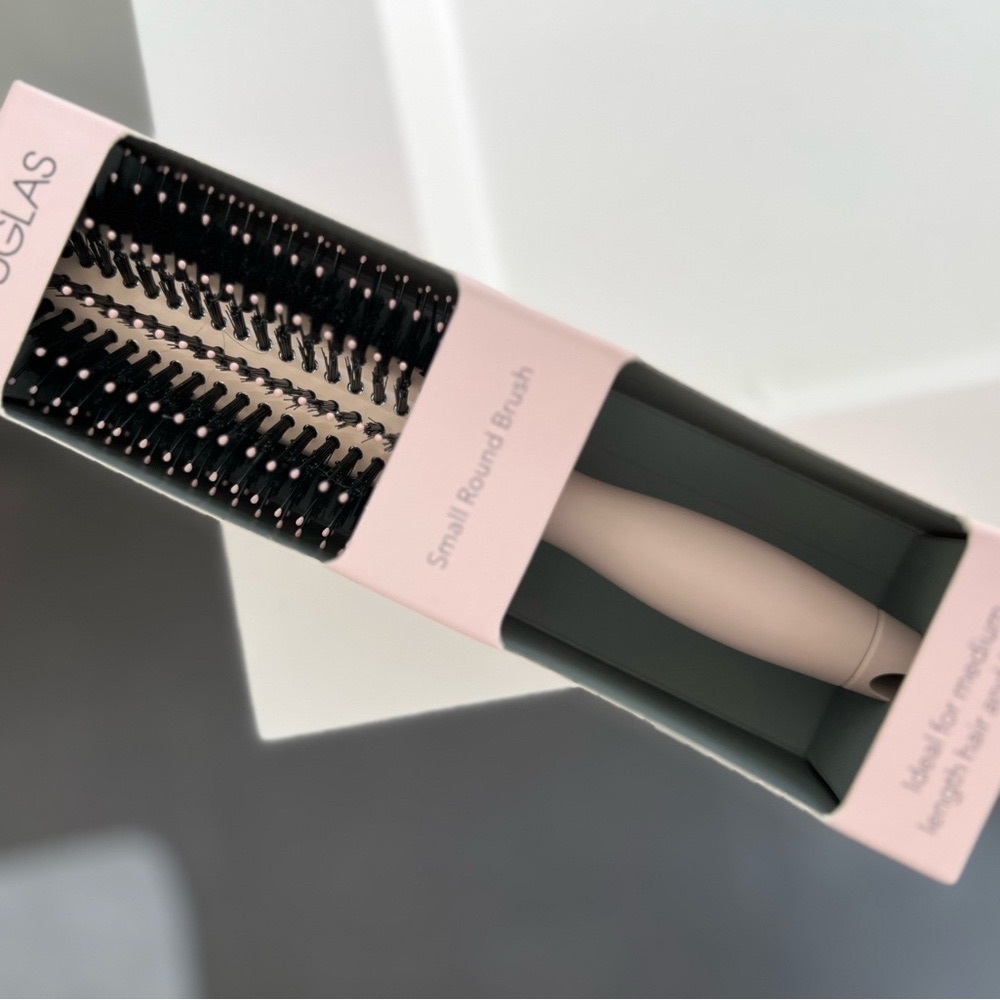 Douglas Ceramic Core 3.5” Round Hair Brush